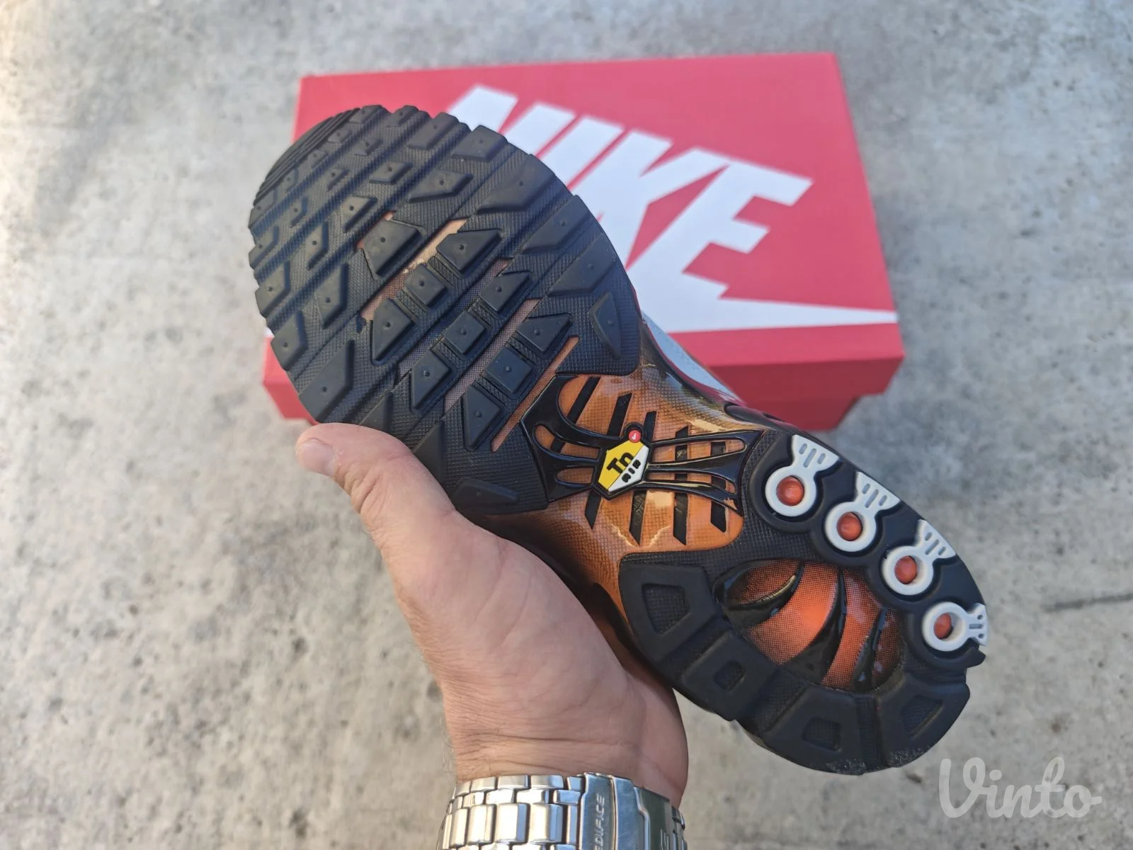 Nike Air Max Plus TN Wolf Grey Picante Red