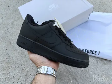 Nike Air Force 1 Triple Black