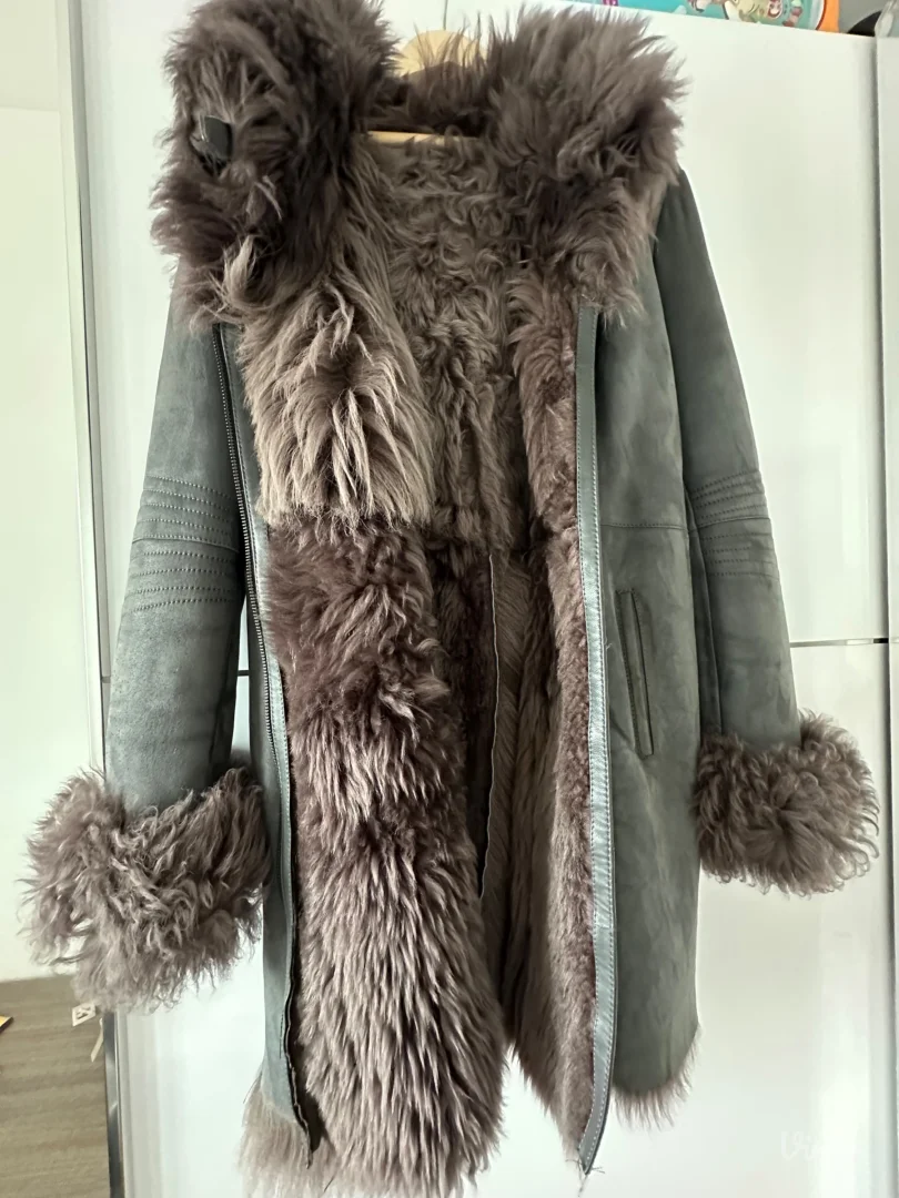 Lion Leather - Luksuzan sivi monton od prave koze i bogatog krzna (Vel. XXL)