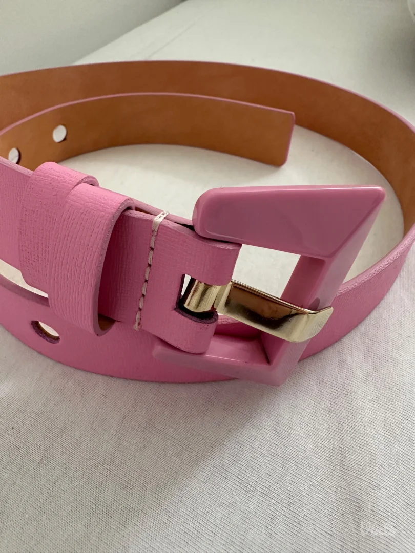 MONA kožni kaiš u ciklama boji (100 cm) – Novo