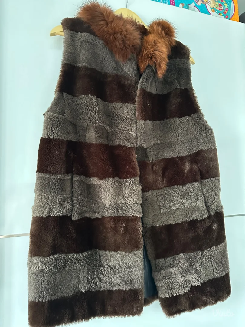 Luksuzan prsluk od PRAVOG KRZNA (M/L) – Kupljen u Grčkoj