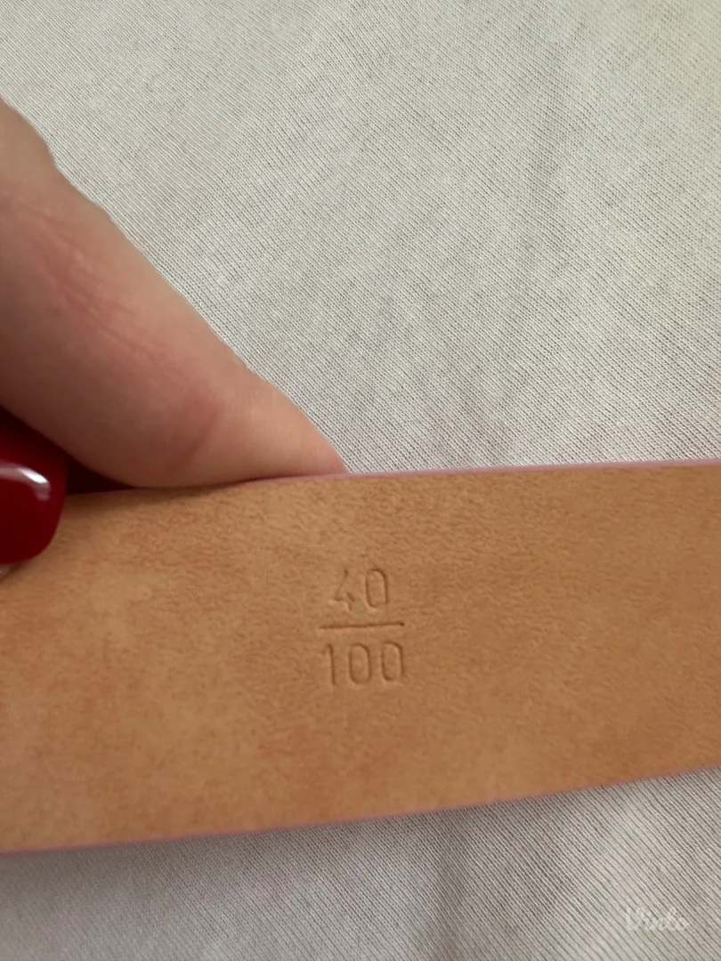 MONA kožni kaiš u ciklama boji (100 cm) – Novo