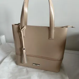 MONA kožna tašna – Puder roze / Nude – Kao nova