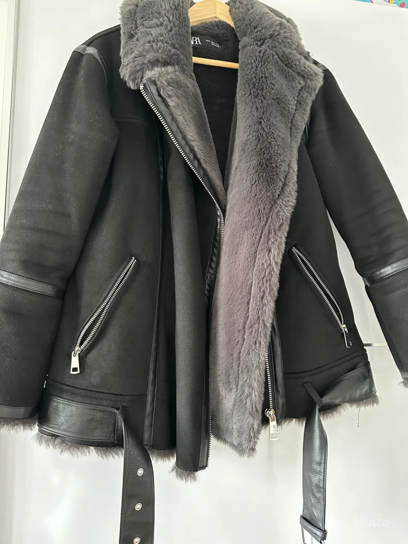 Viralna ZARA siva bajker jakna sa krznom (Vel. M) - KAO NOVA