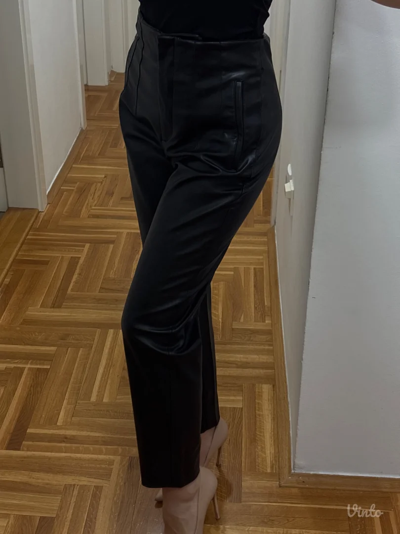 Zara “kožne” pantalone