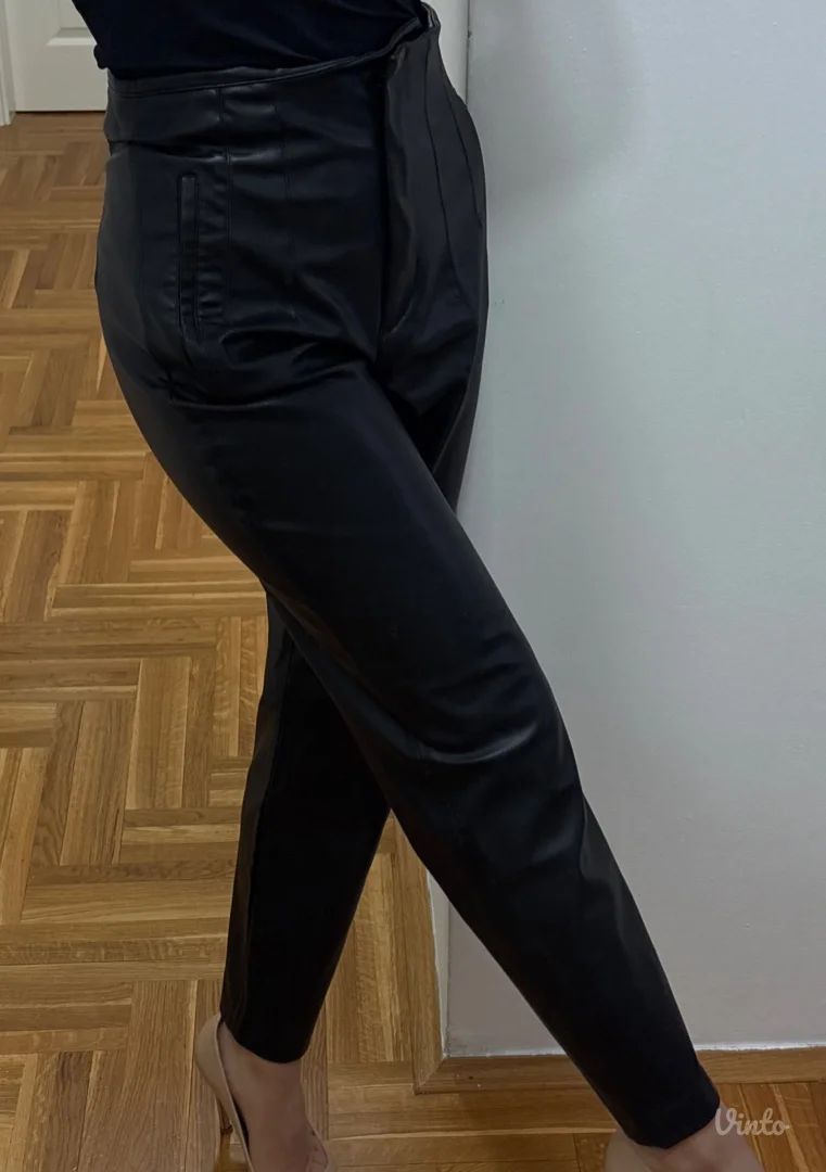 Zara “kožne” pantalone