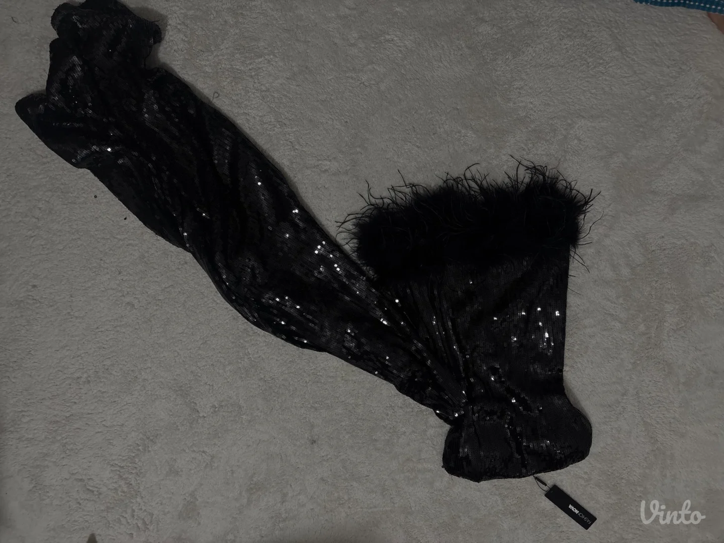 Haljina sa etiketom FashionNova