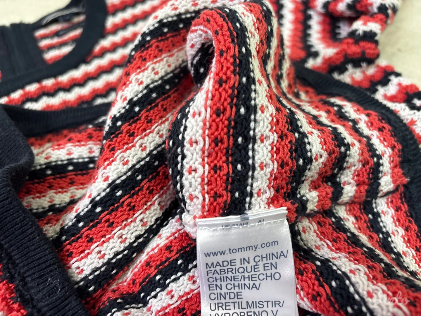 TommyHilfiger dzemperak