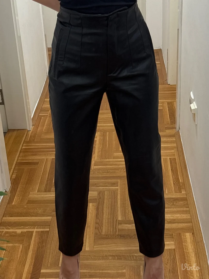 Zara “kožne” pantalone