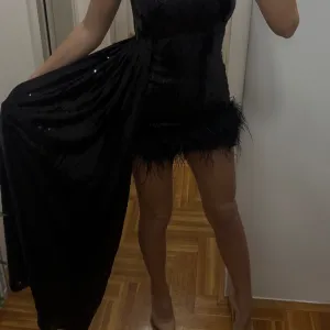 Haljina sa etiketom FashionNova