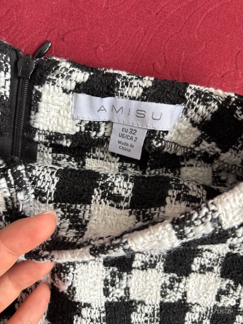 Skort (suknja-šorts)