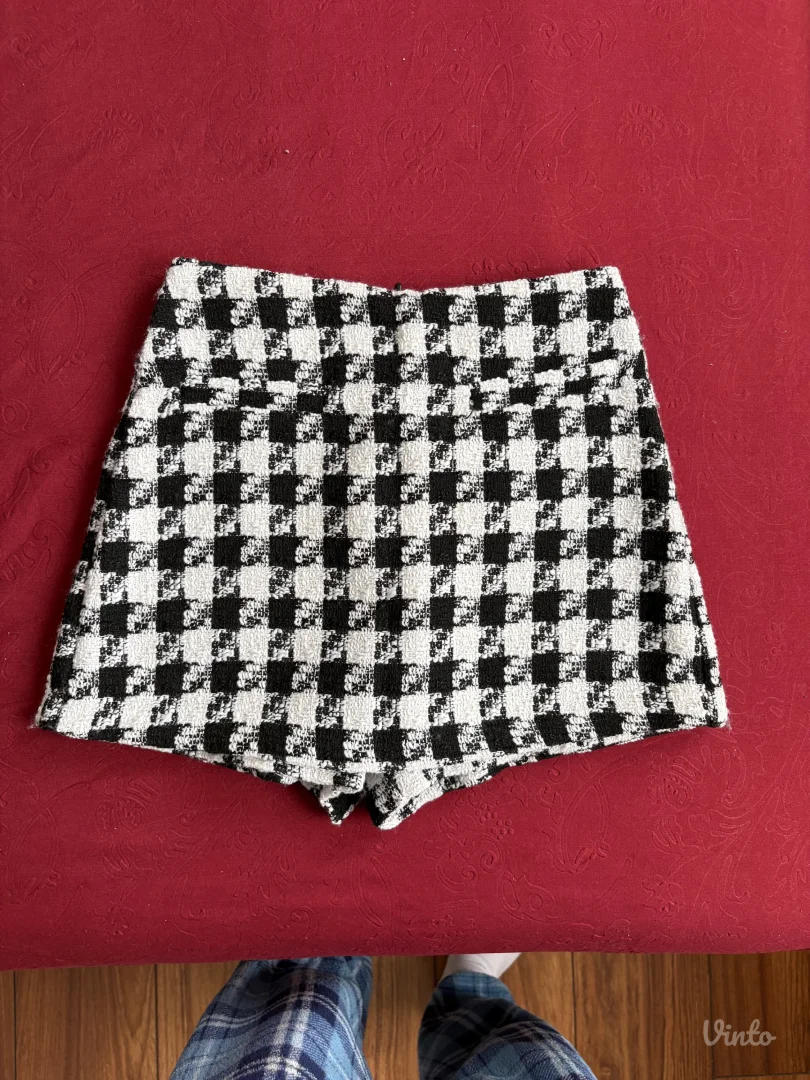 Skort (suknja-šorts)