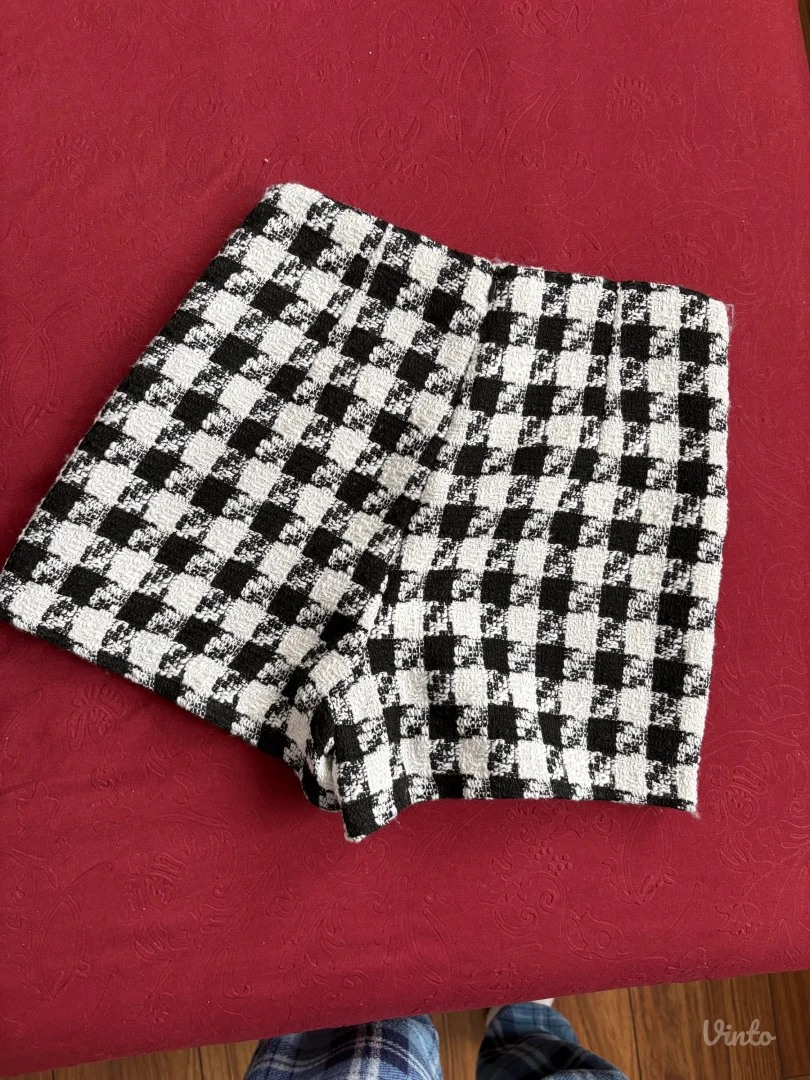 Skort (suknja-šorts)