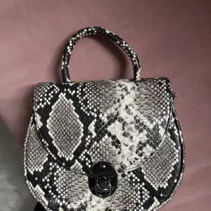 Torba zmijski print
