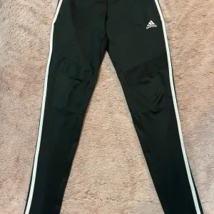 Adidas treneka donji deo original