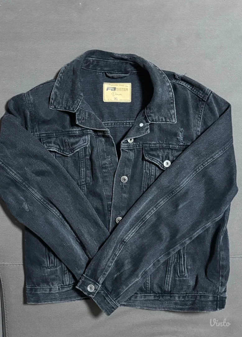FB Sister crna teksas jakna – XL (Oversized vibe)