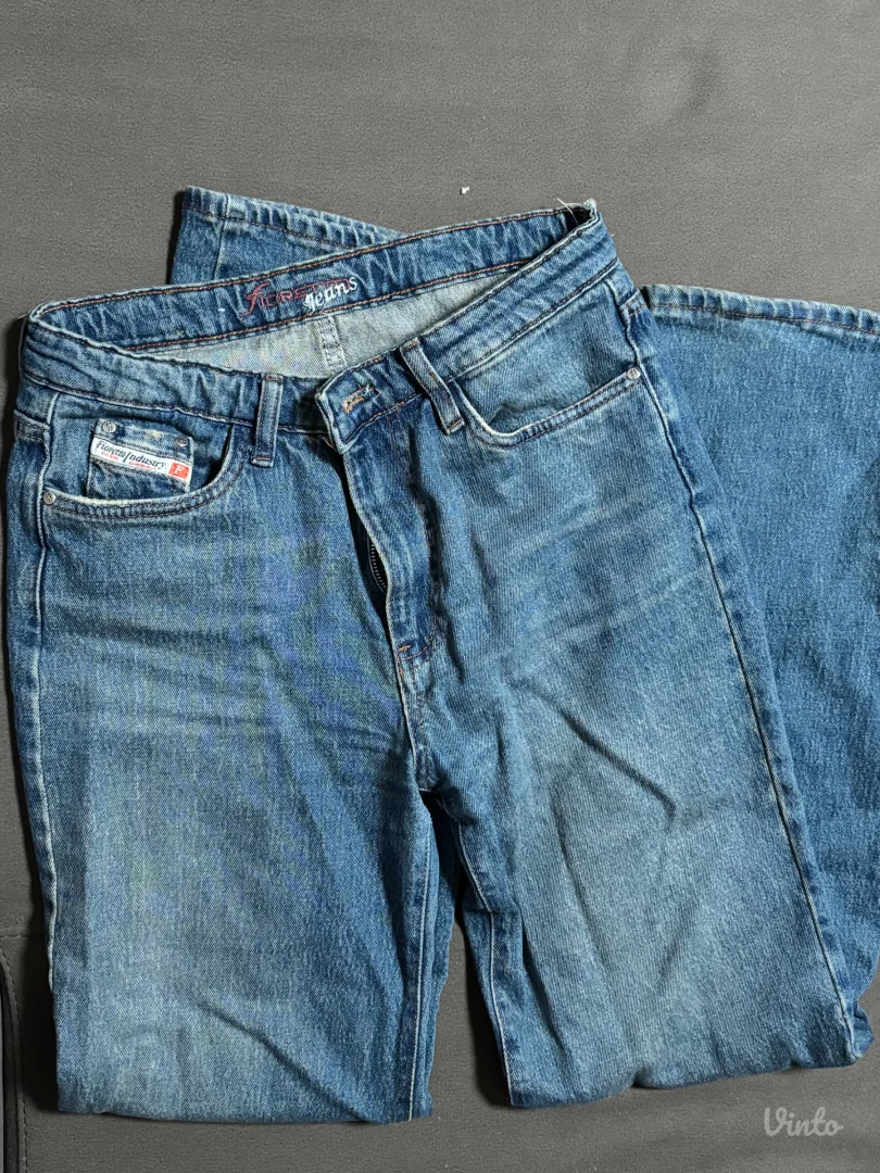 Fioreto Industry svetle farmerke – Ravne nogavice (38)