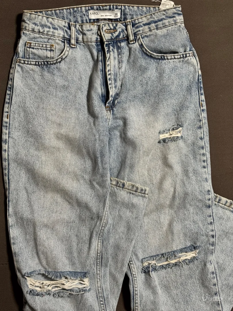 Karol pocepane svetle farmerke