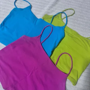 Tri crop top majice
