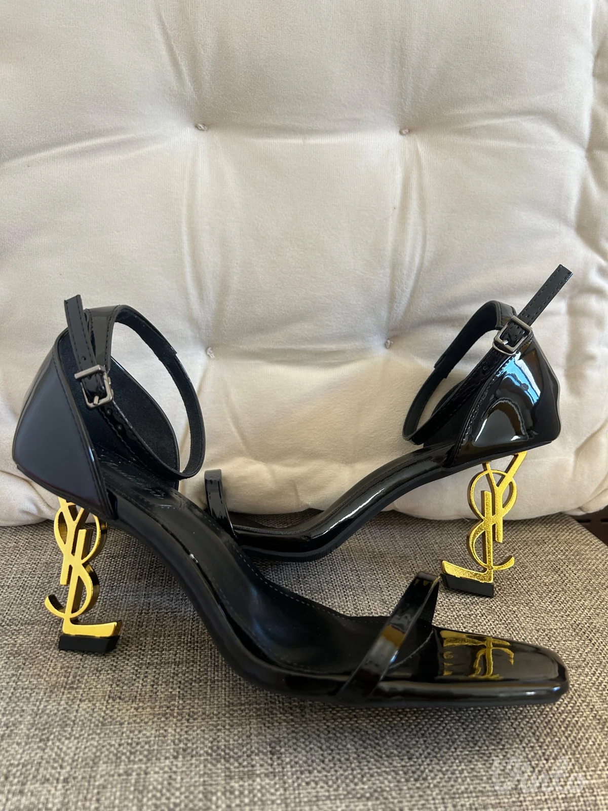 YSL sandale