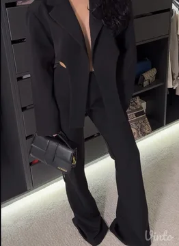 Crne pantalone zvoncare