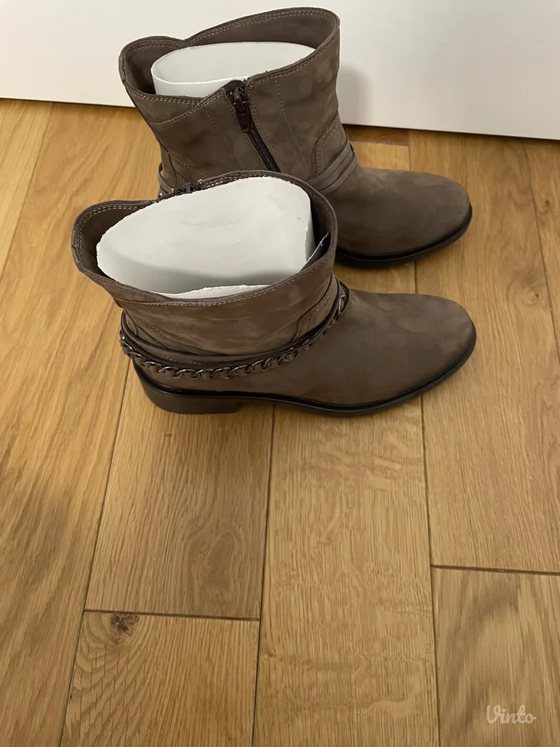 Labrador kožne čizme