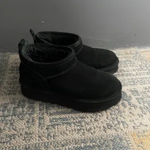 Bearpaw zenske crne cizme