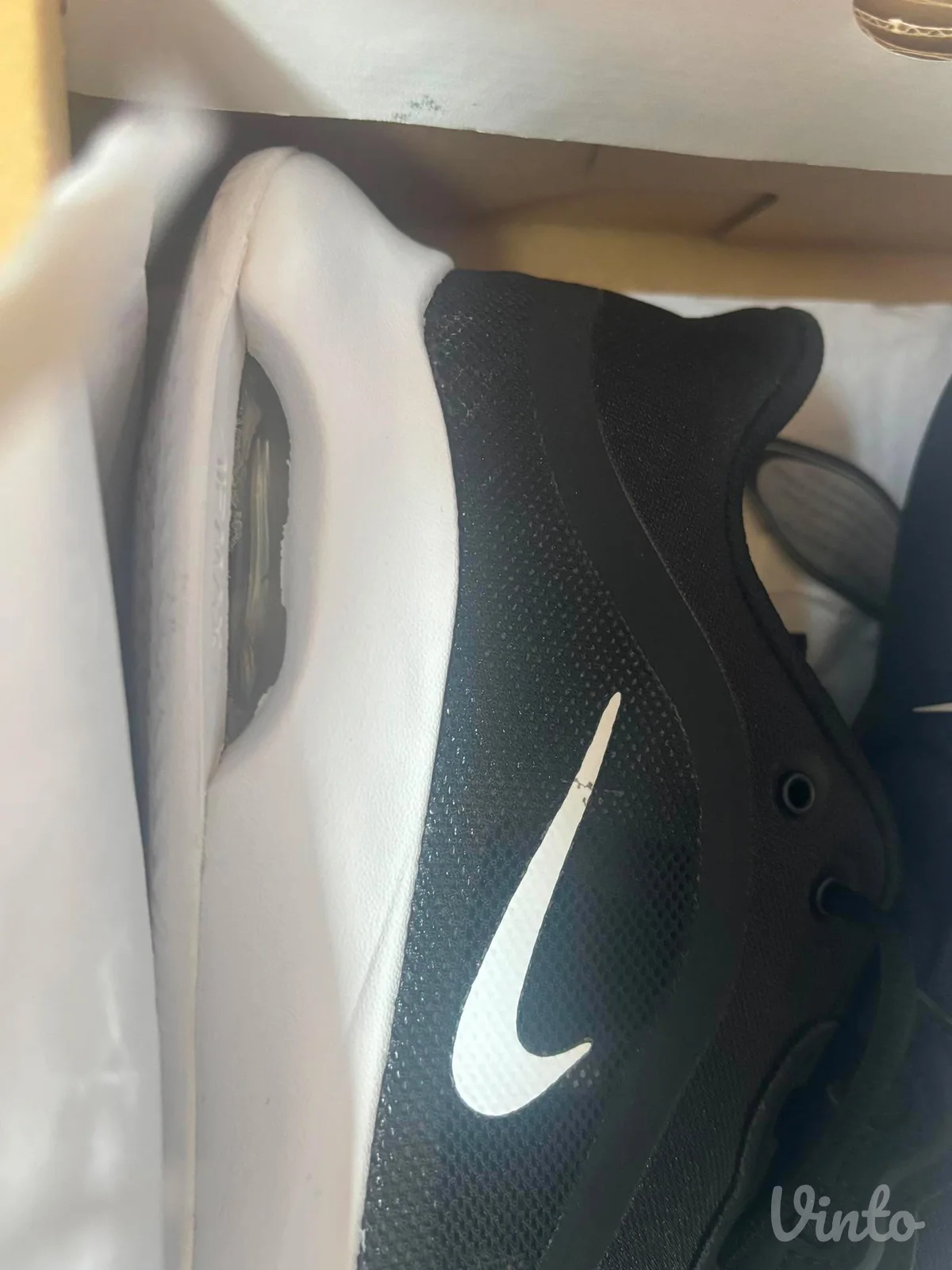 Nike Air Max patike broj 42