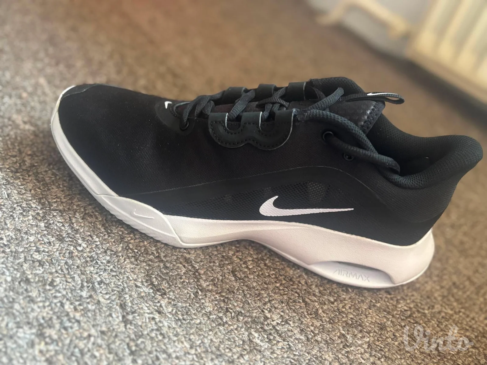 Nike Air Max patike broj 42
