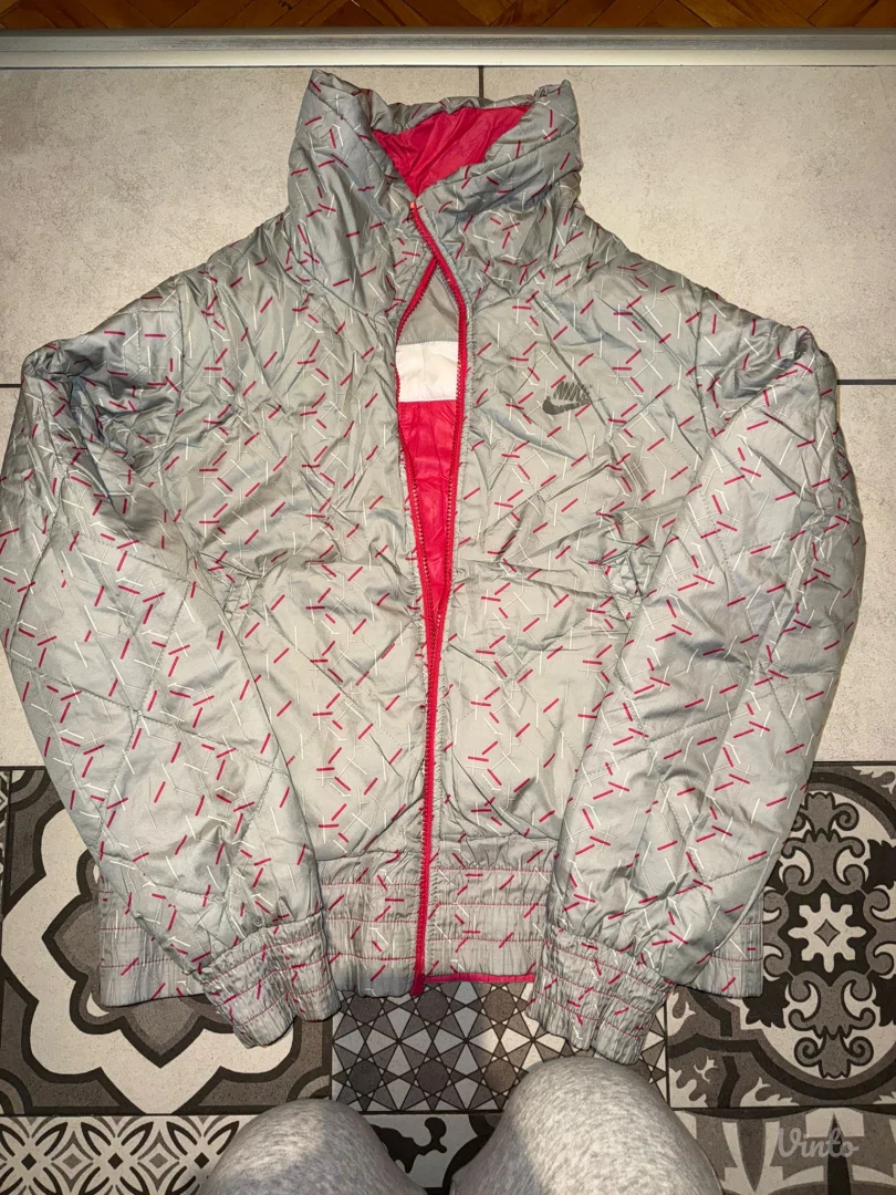 Nike jakna sa dva lica