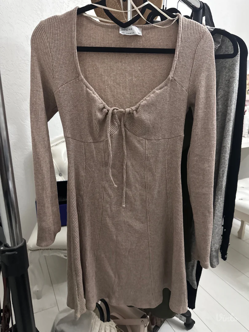 Bershka kratka haljinica