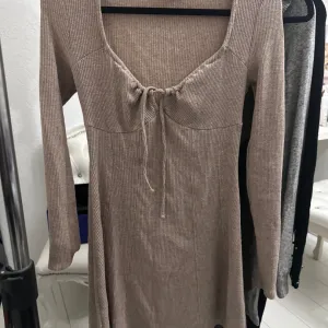 Bershka kratka haljinica