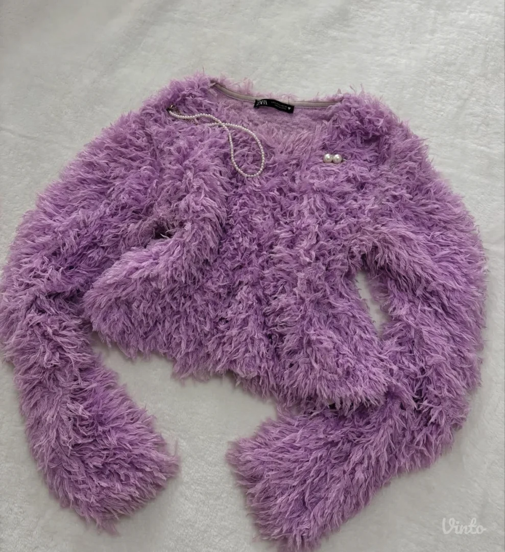 Zara fluffy džemper