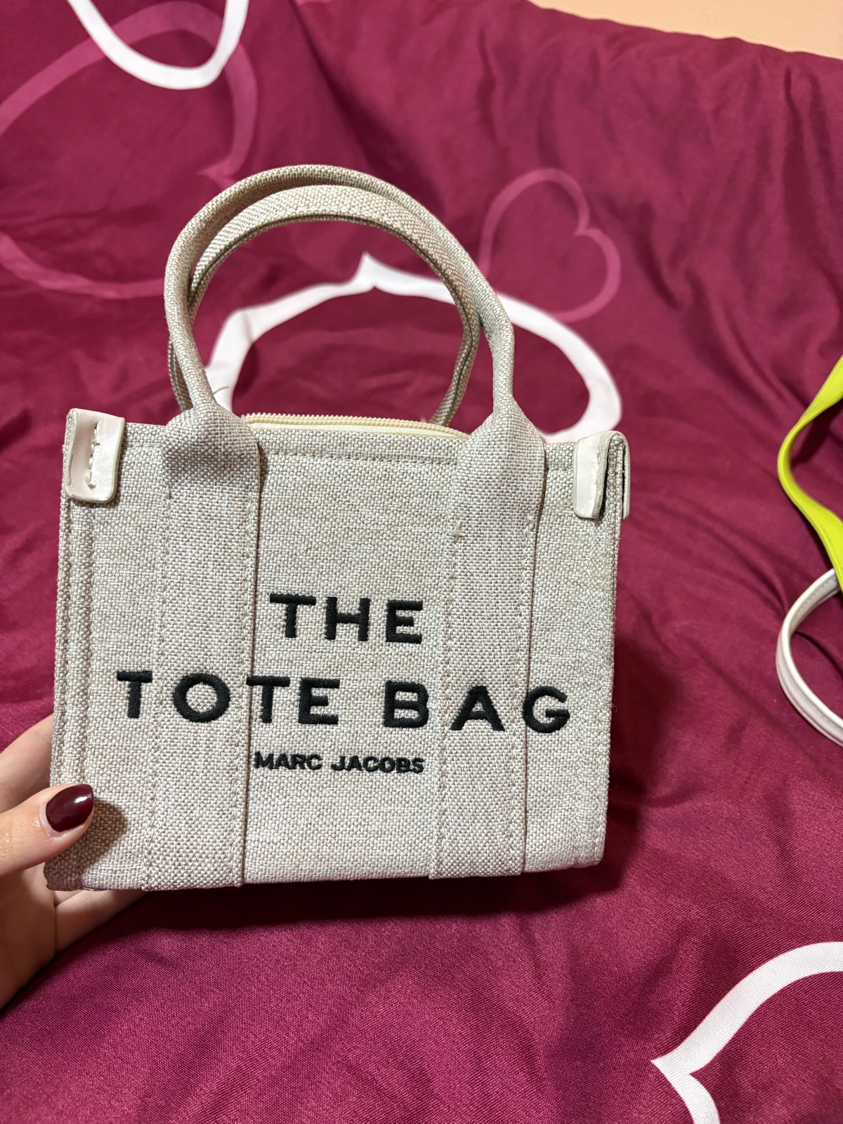 THE TOTE BAG