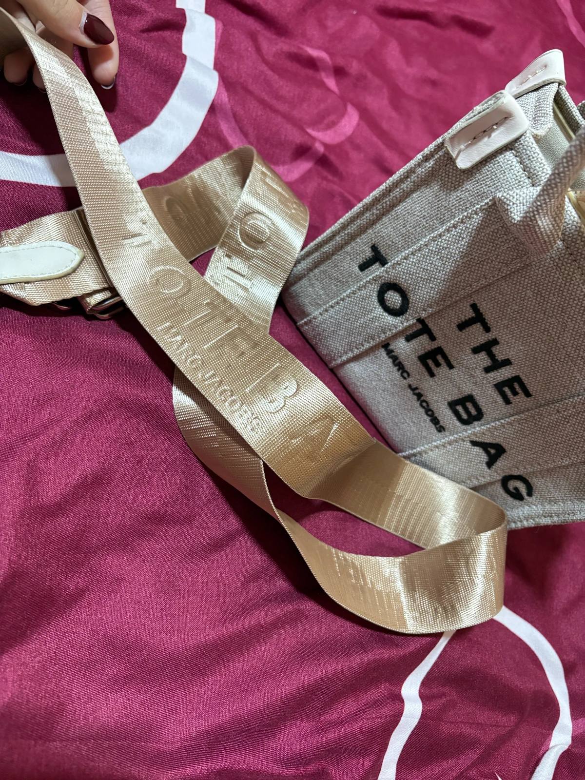 THE TOTE BAG