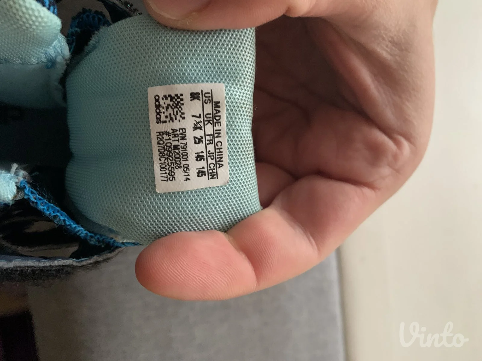 Adidas чизме број 26