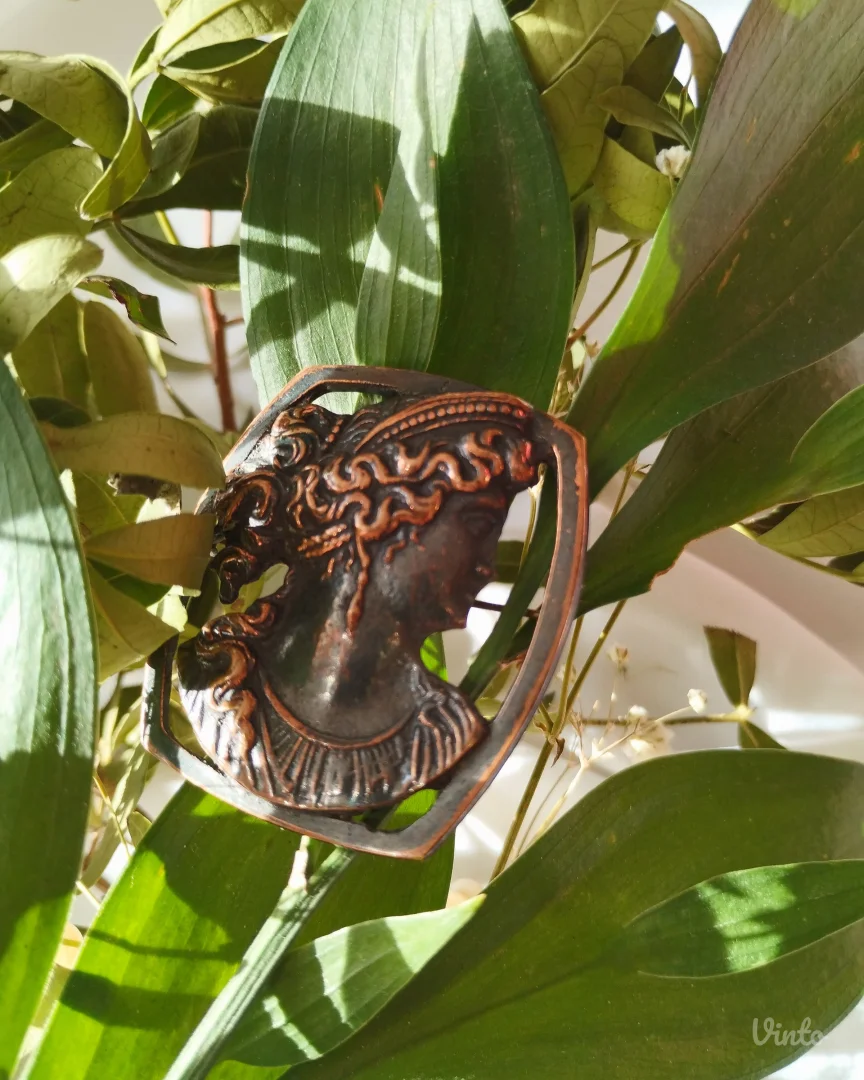 Vintage broš - Goddess