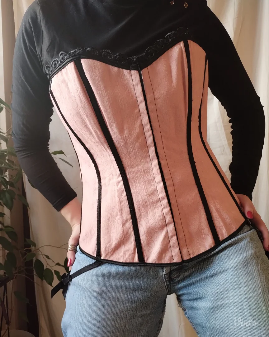 Roze-crni brokatni korset