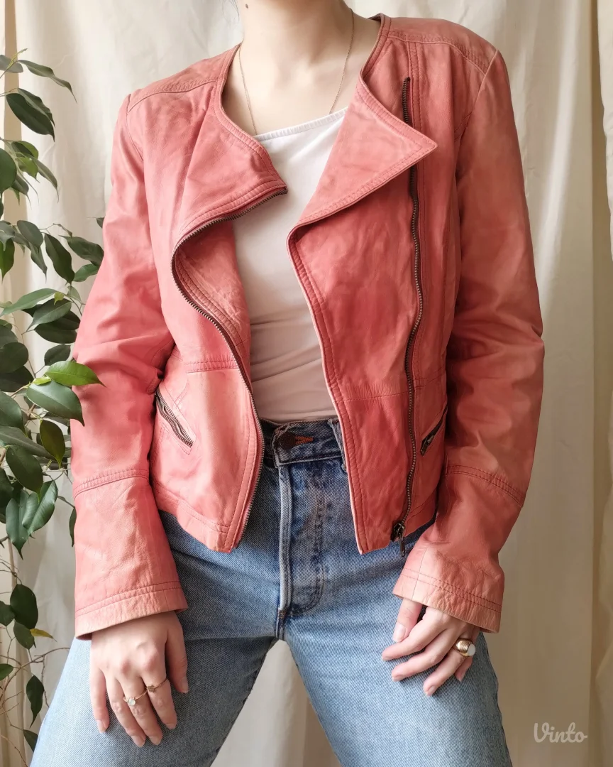 Ružičasta kožna jakna