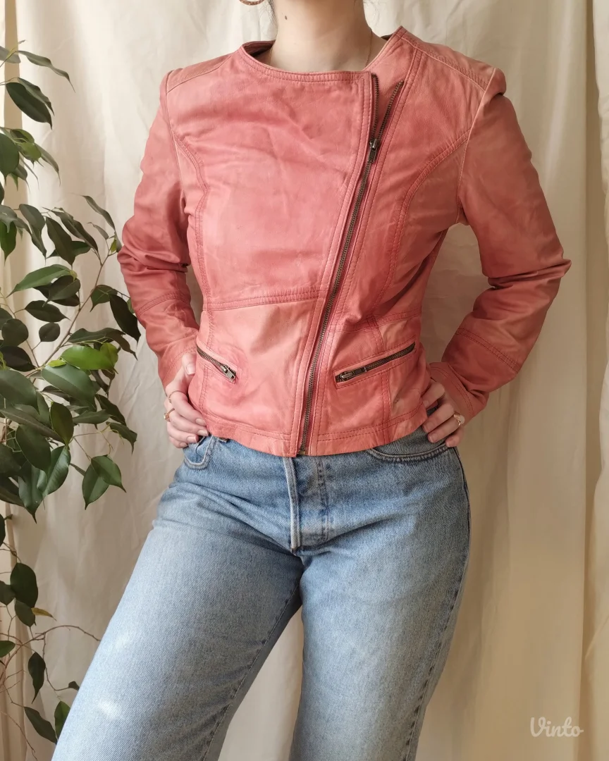 Ružičasta kožna jakna