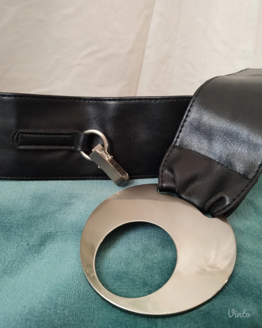 Statement pojas sa kružnom kopčom