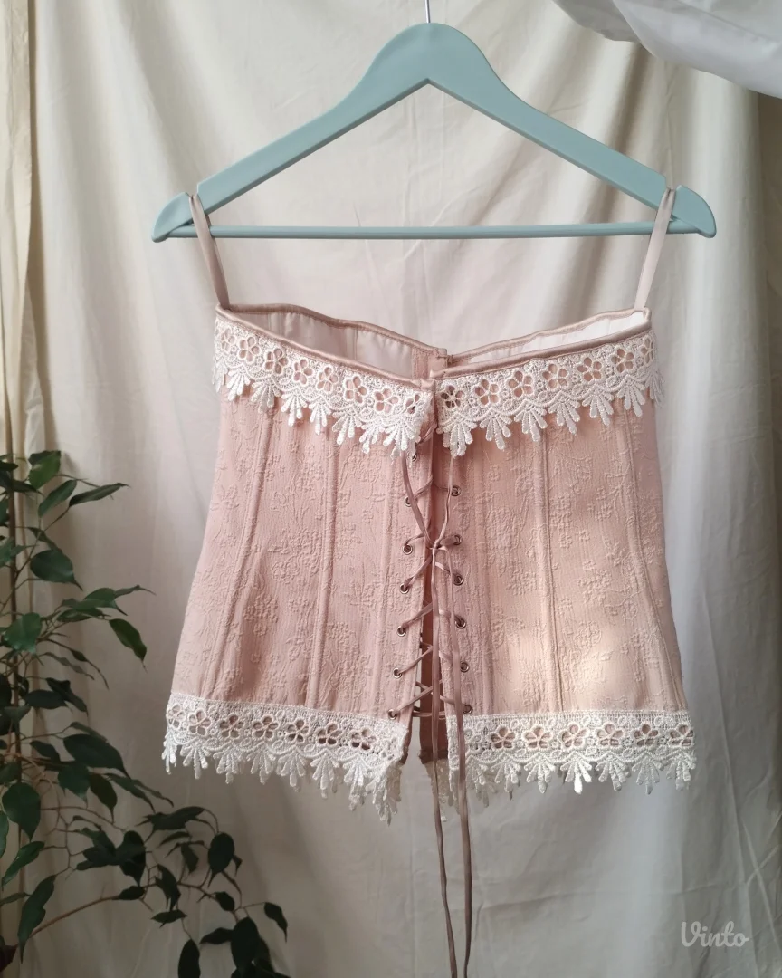 Barokni korset sa čipkom