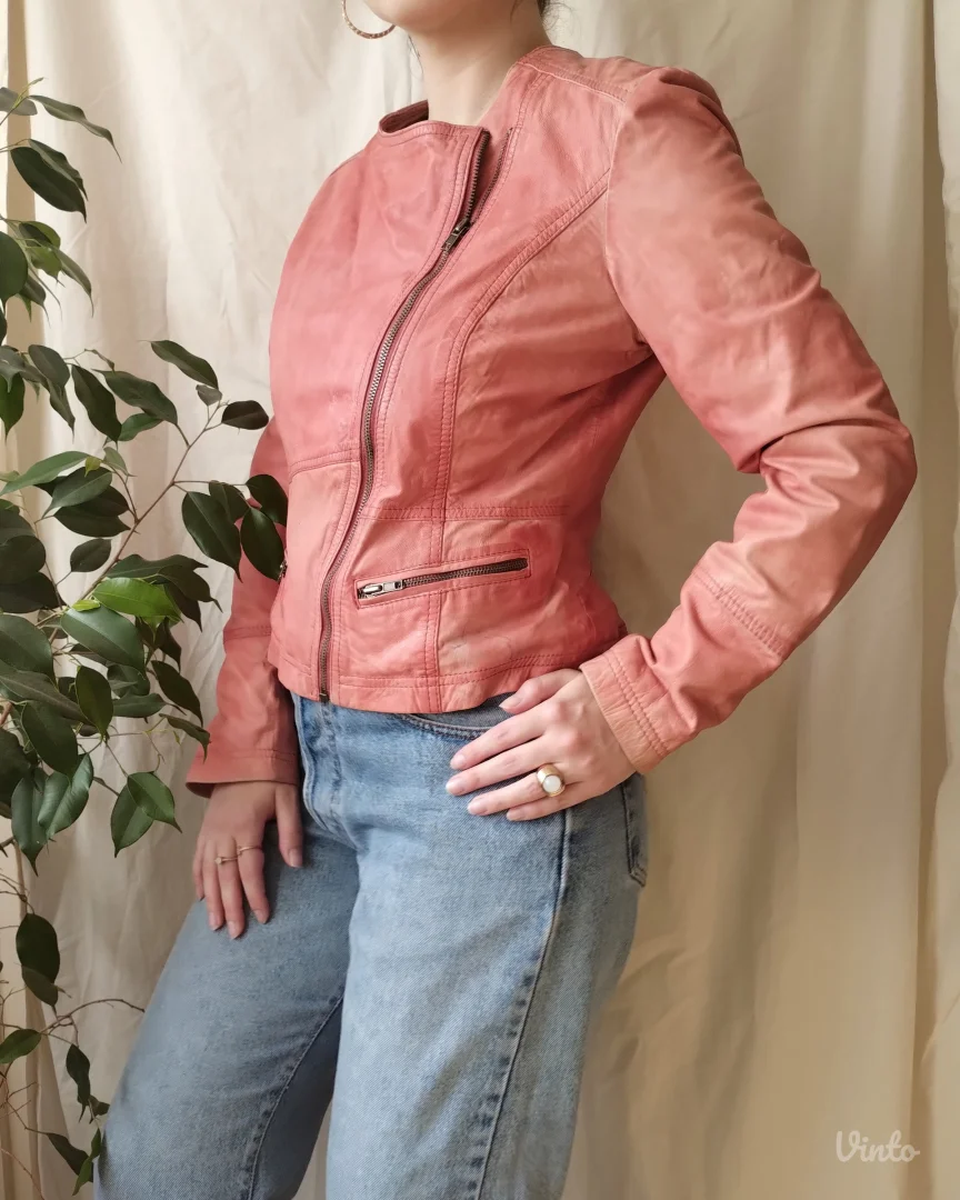 Ružičasta kožna jakna
