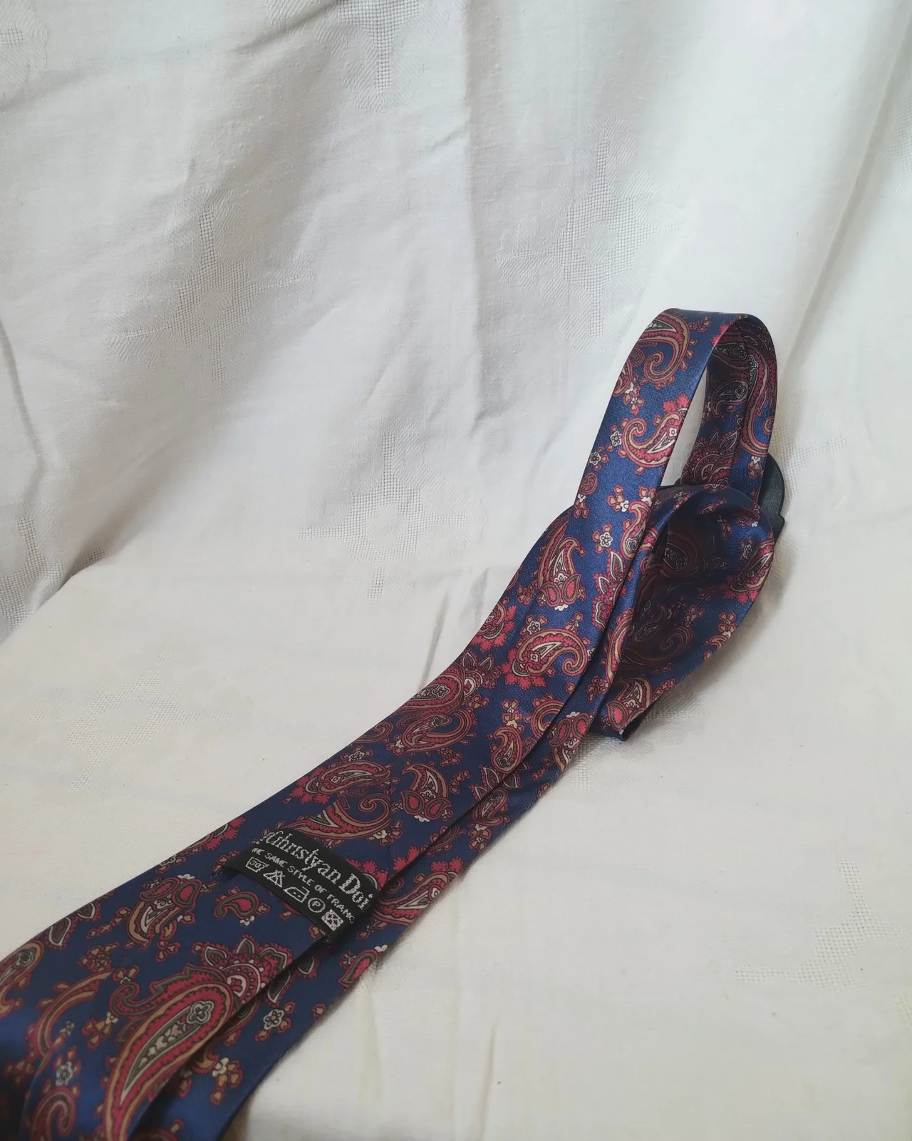 paisley svilena kravata