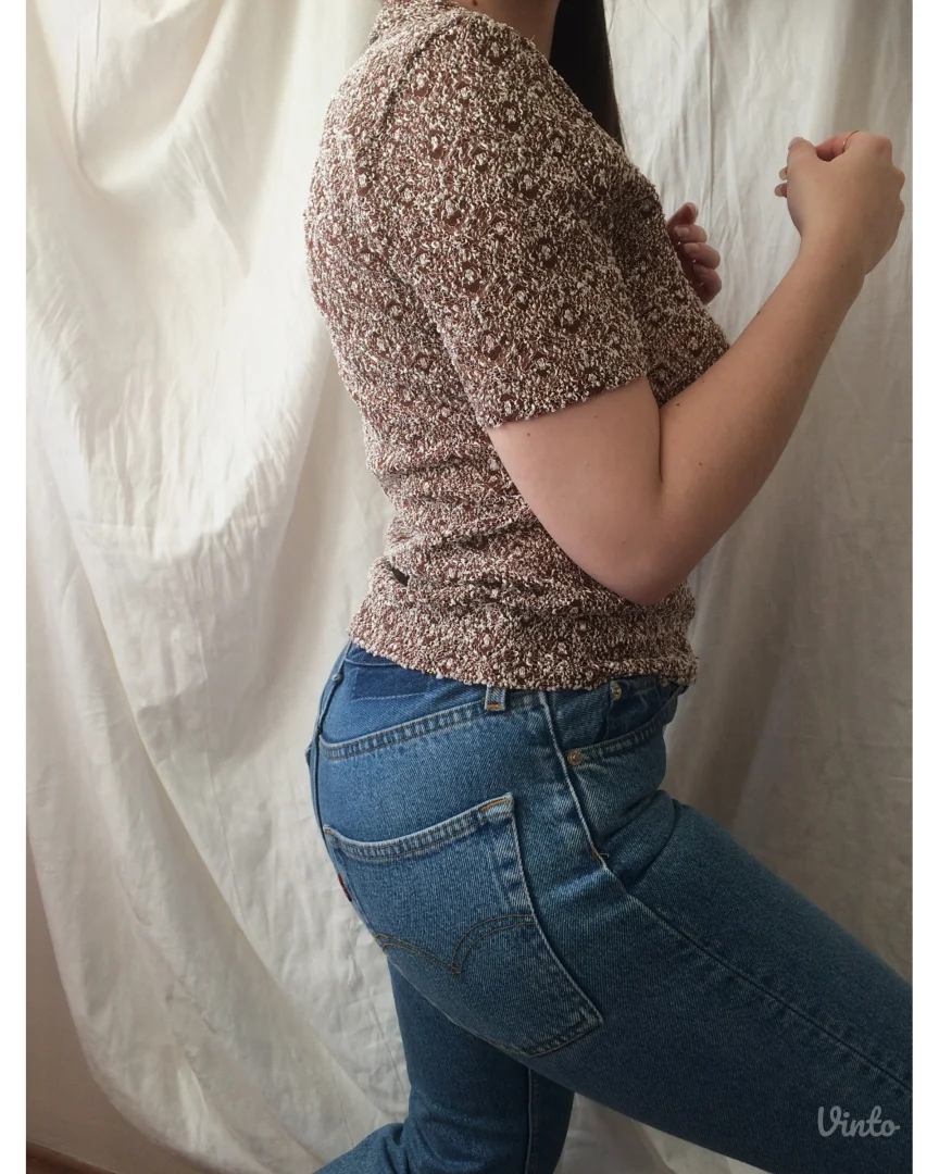 Retro končana bluza s kragnom