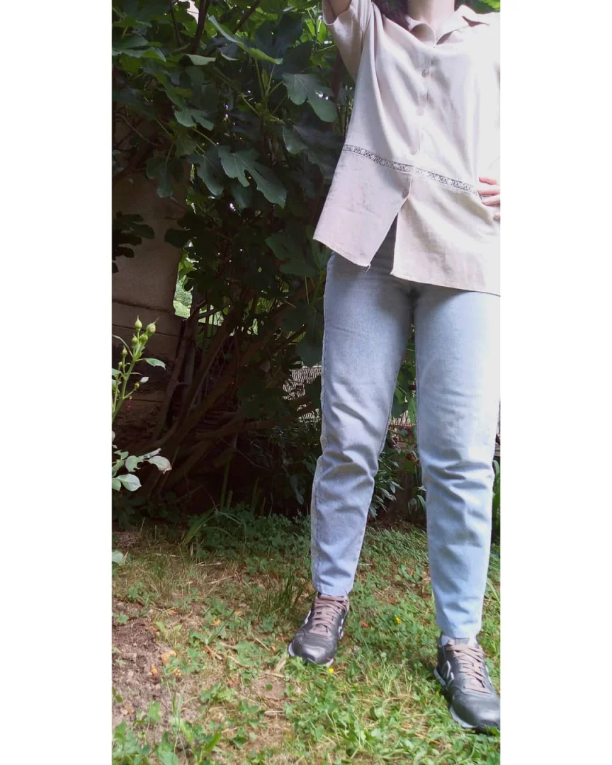 Bež oversized košulja sa cvetnom čipkom