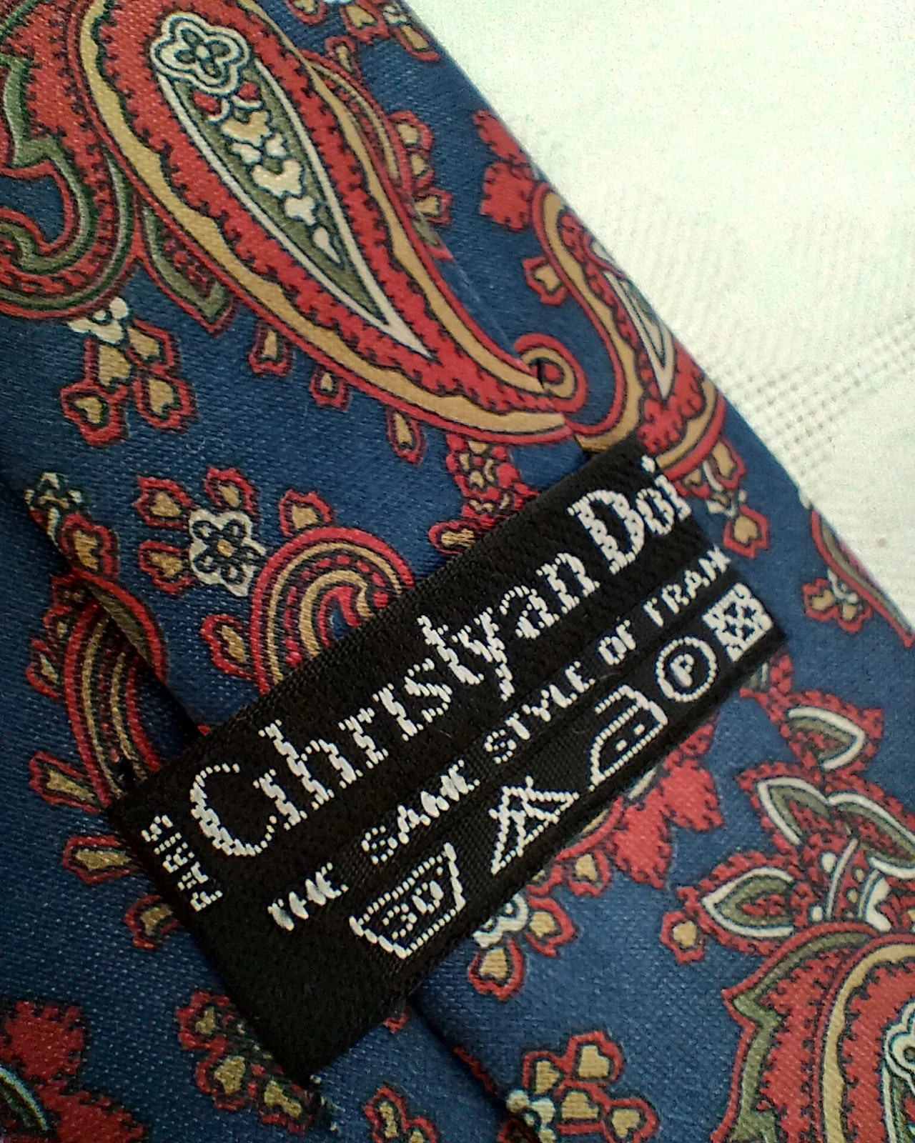 paisley svilena kravata