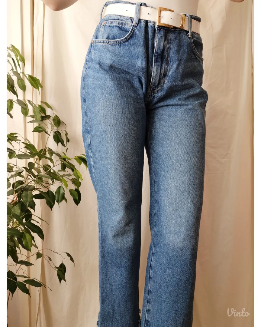 ZARA high-waisted straight leg fit farmerice