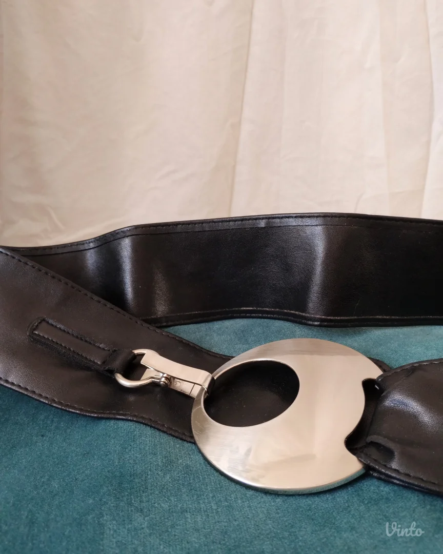 Statement pojas sa kružnom kopčom