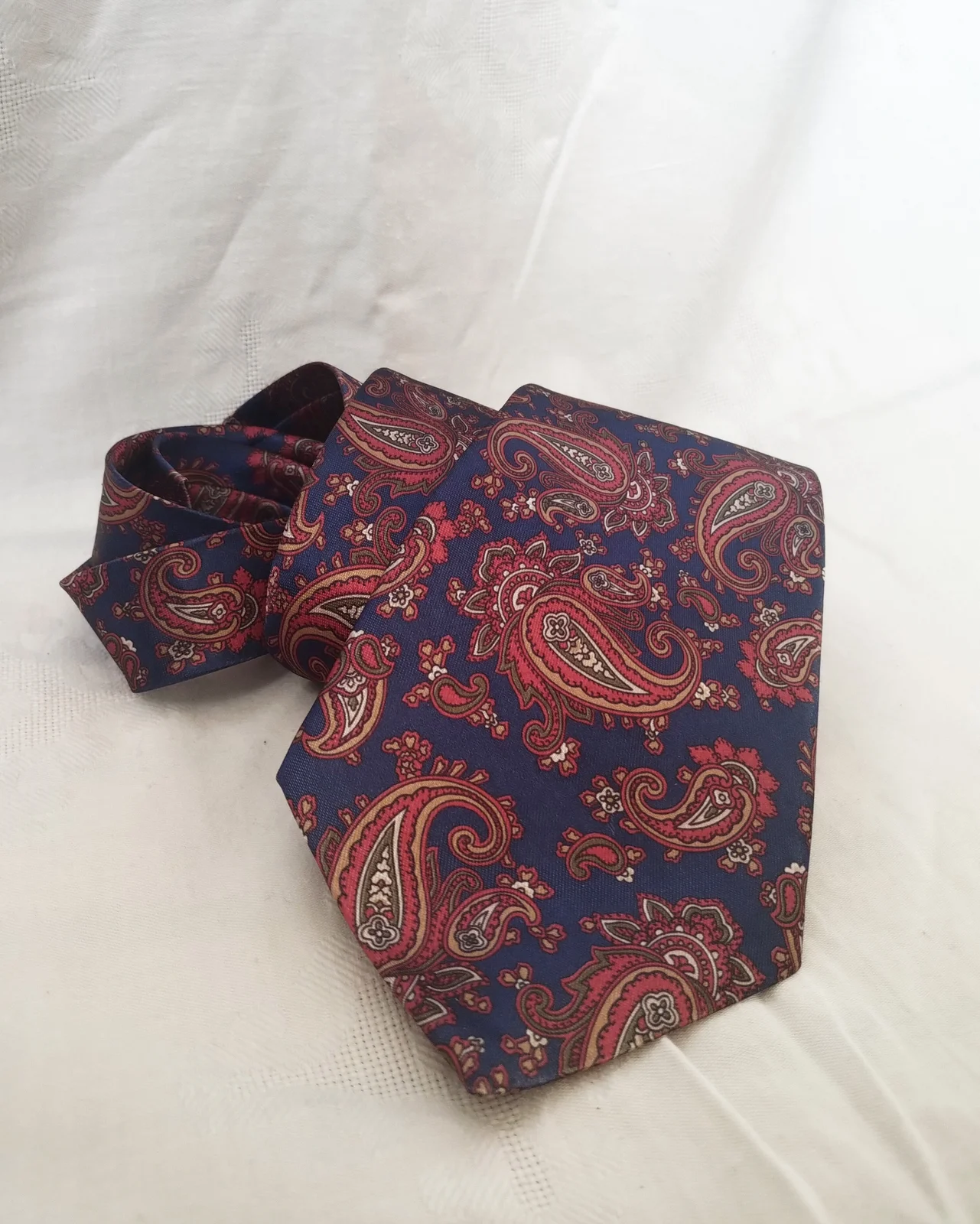 paisley svilena kravata